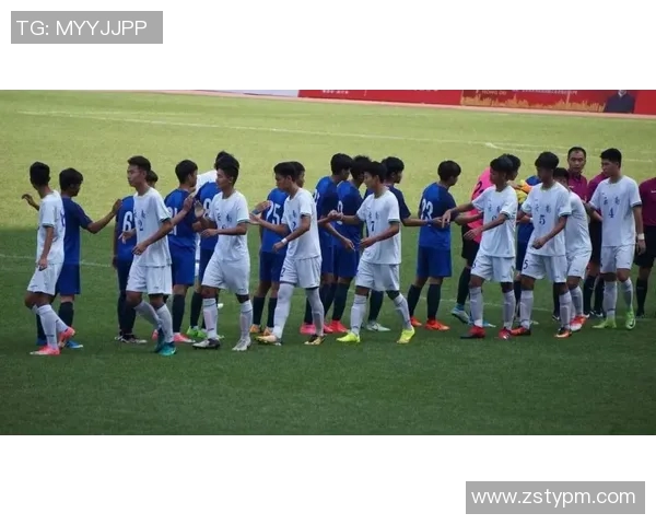 广厦与四川比赛争议引发热议球迷与专家各执己见探讨裁判判罚合理性