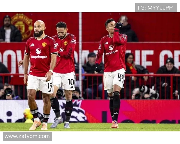 曼联主场逆转曼城精彩对决以四比二赢得胜利再现红魔风采