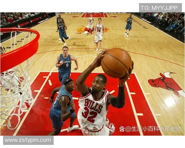 火箭队与爵士队激战再续NBA季后赛精彩对决引发球迷热议