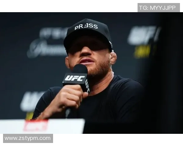 霍洛威与埃德加的巅峰对决UFC赛场上的荣耀之战