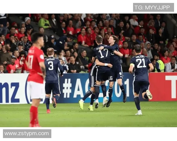 东京足球队与帕斯光荣的激烈对决展现了亚洲足球的魅力与竞争力